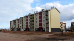 Пример простого фасада пятиэтажного дома